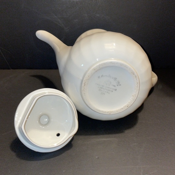 W Aynsley & Co Ltd White Swirl Coffee Pot 9” Ironstone Staffordshire England - Picture 7 of 9